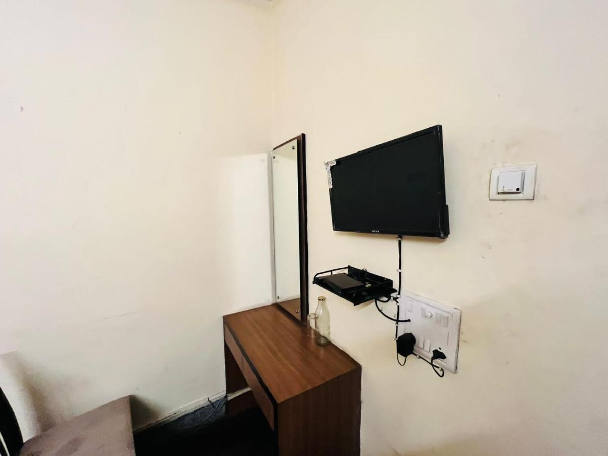 Hotel Chandra Jamshedpur Buitenkant foto