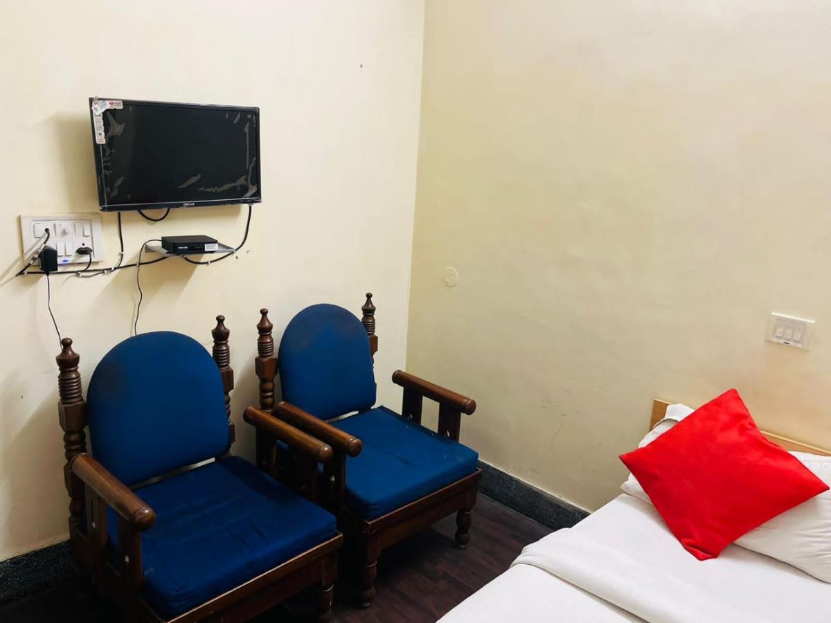 Hotel Chandra Jamshedpur Buitenkant foto