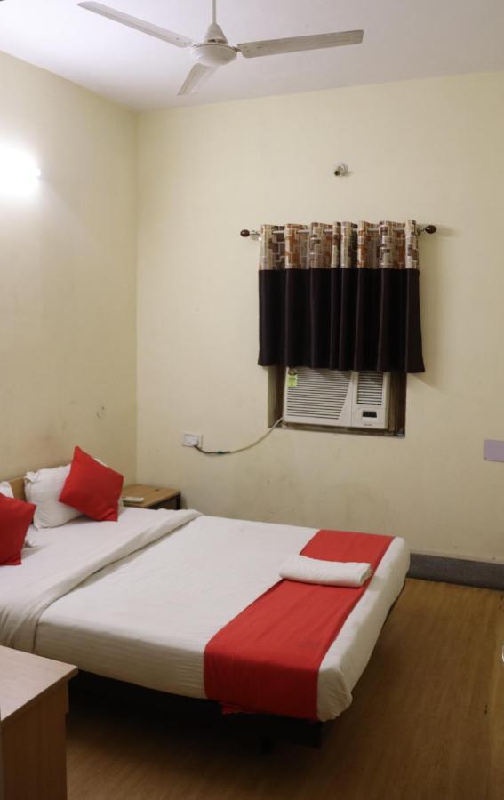 Hotel Chandra Jamshedpur Buitenkant foto