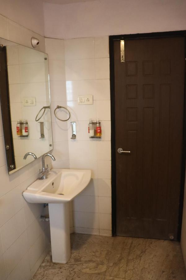Hotel Chandra Jamshedpur Buitenkant foto