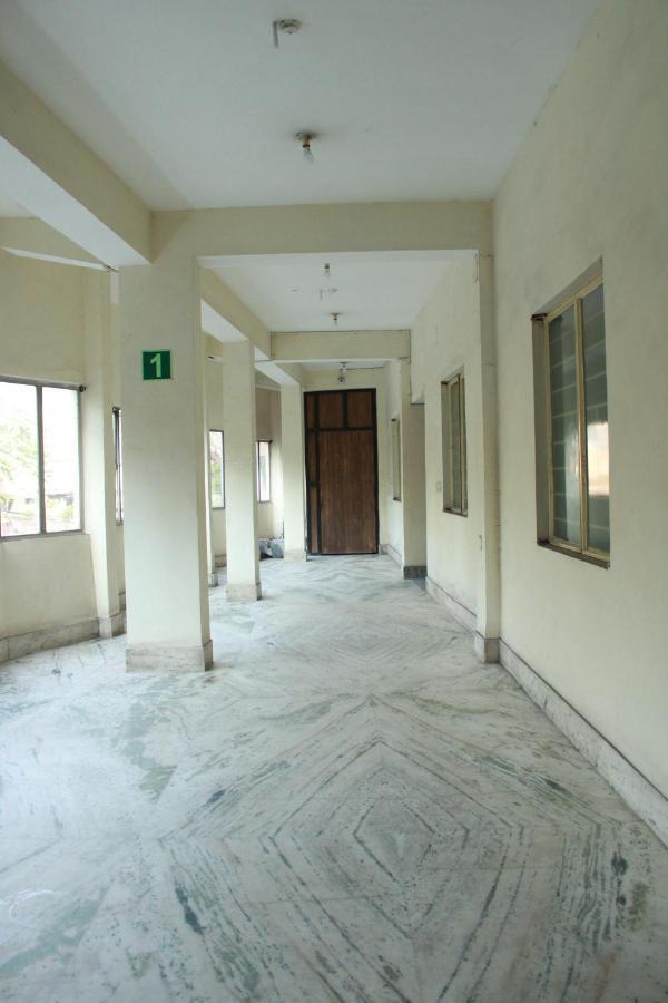 Hotel Chandra Jamshedpur Buitenkant foto