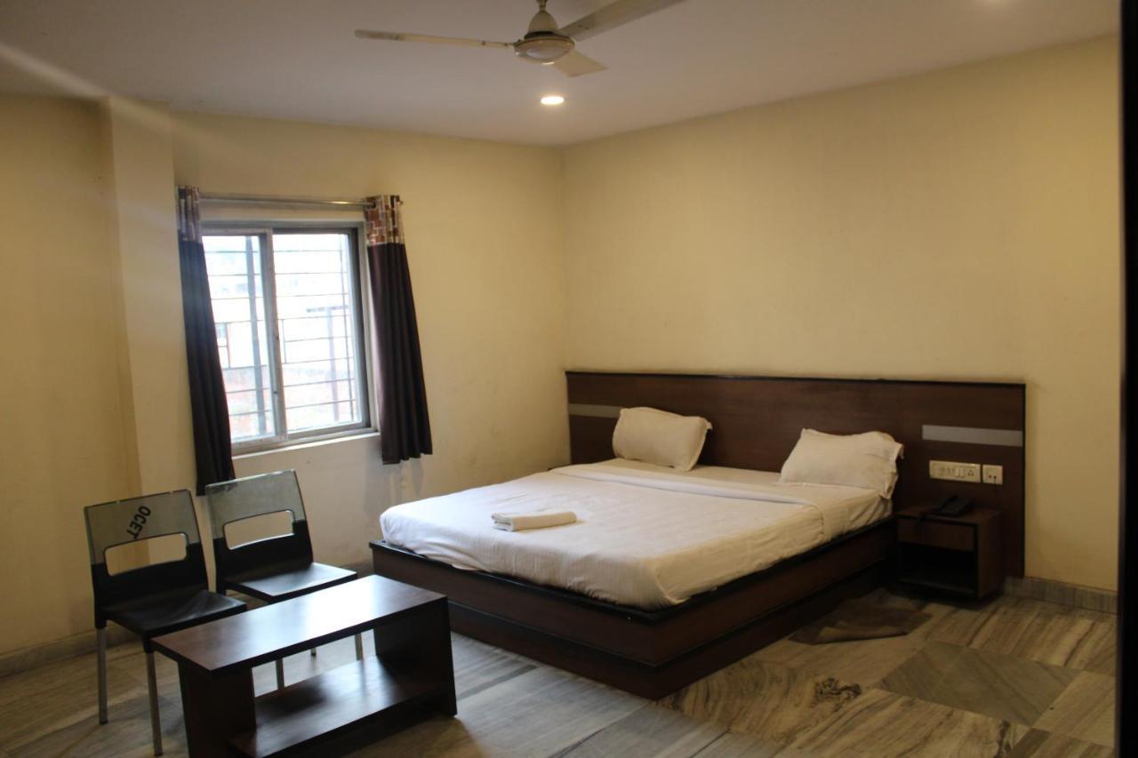 Hotel Chandra Jamshedpur Buitenkant foto