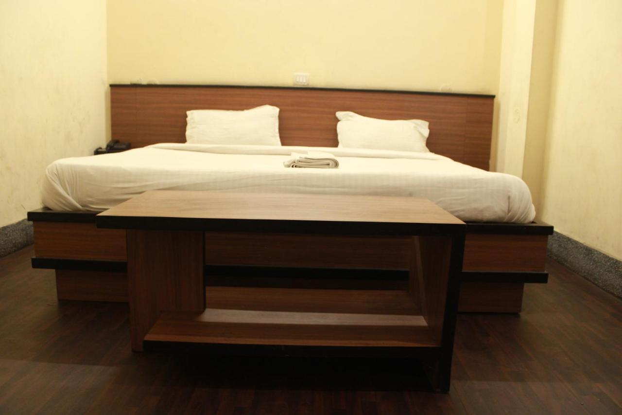 Hotel Chandra Jamshedpur Buitenkant foto