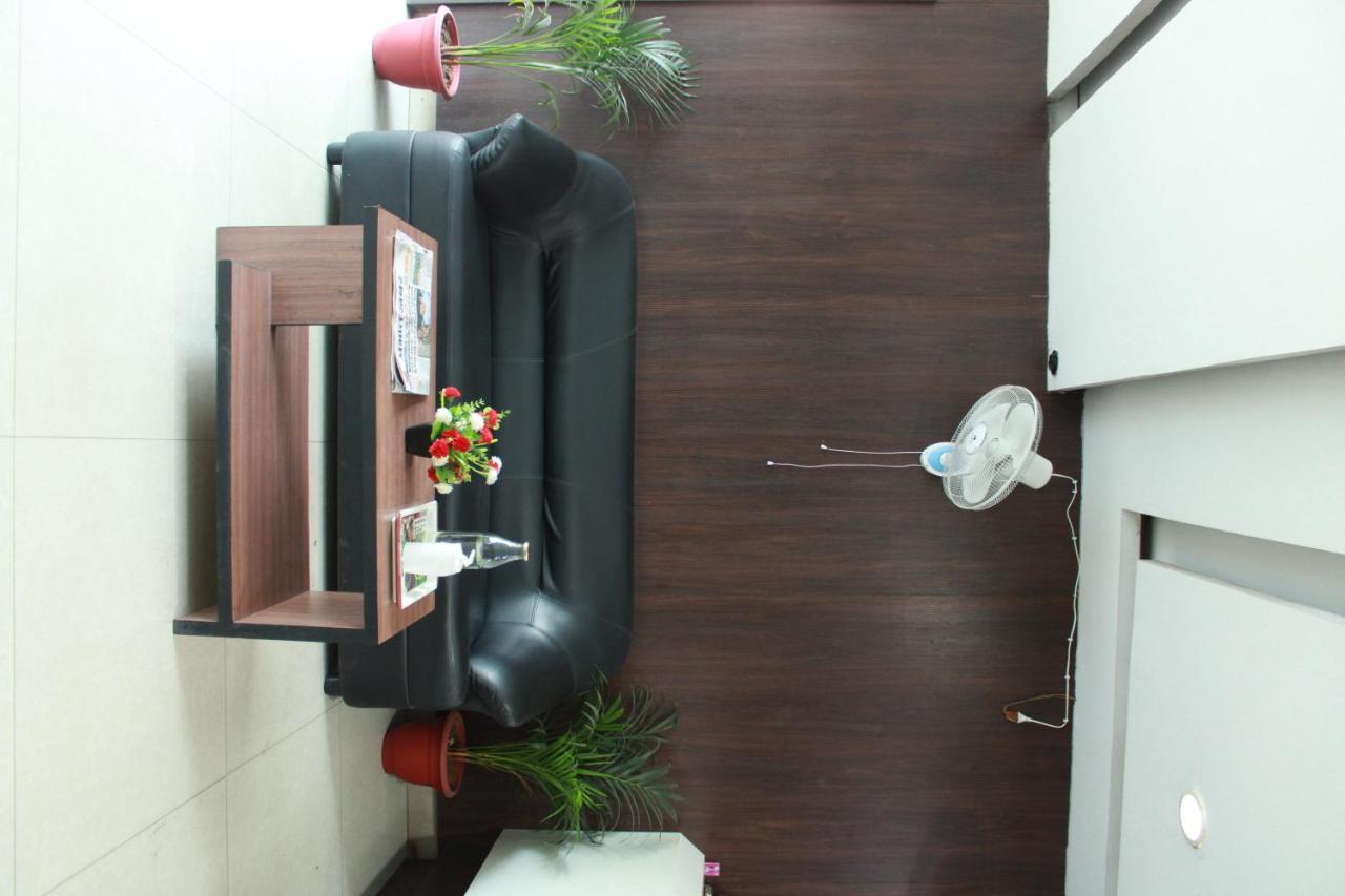 Hotel Chandra Jamshedpur Buitenkant foto