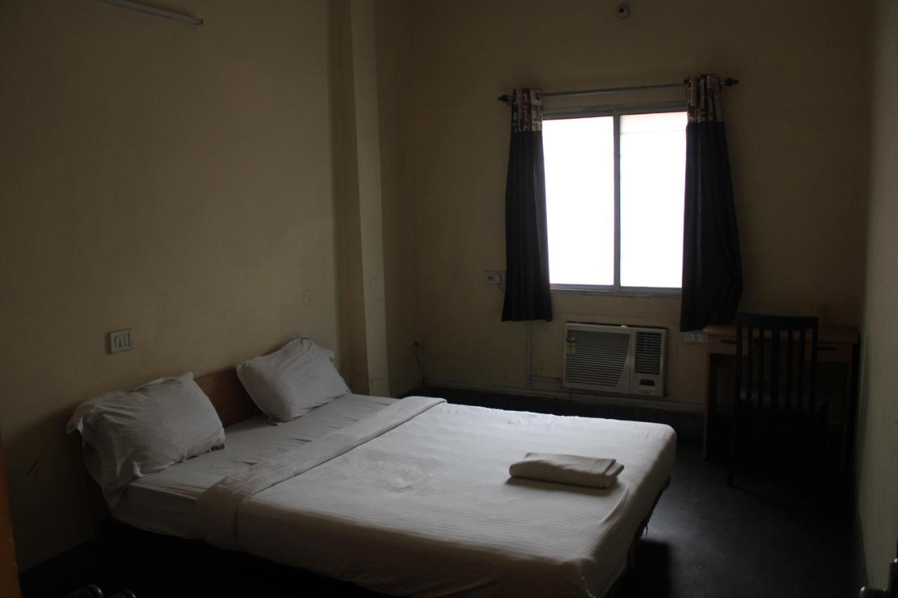 Hotel Chandra Jamshedpur Buitenkant foto