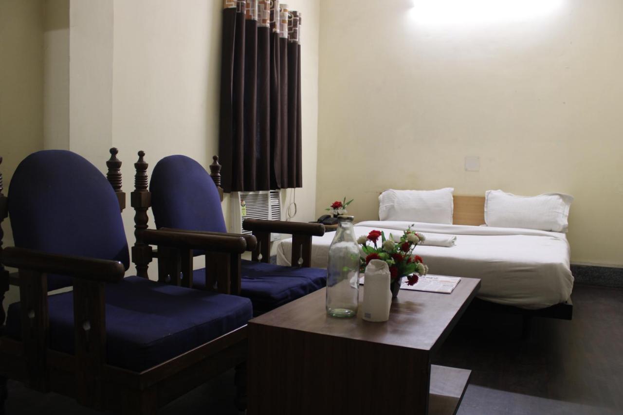 Hotel Chandra Jamshedpur Buitenkant foto